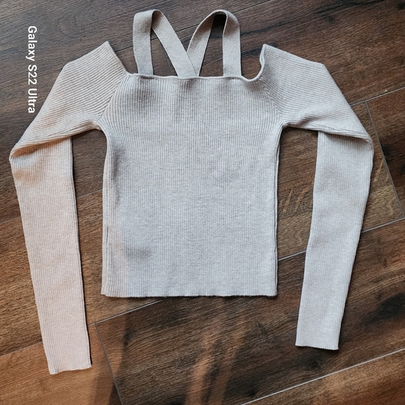 Crop Sweater - Picture 4 of 8